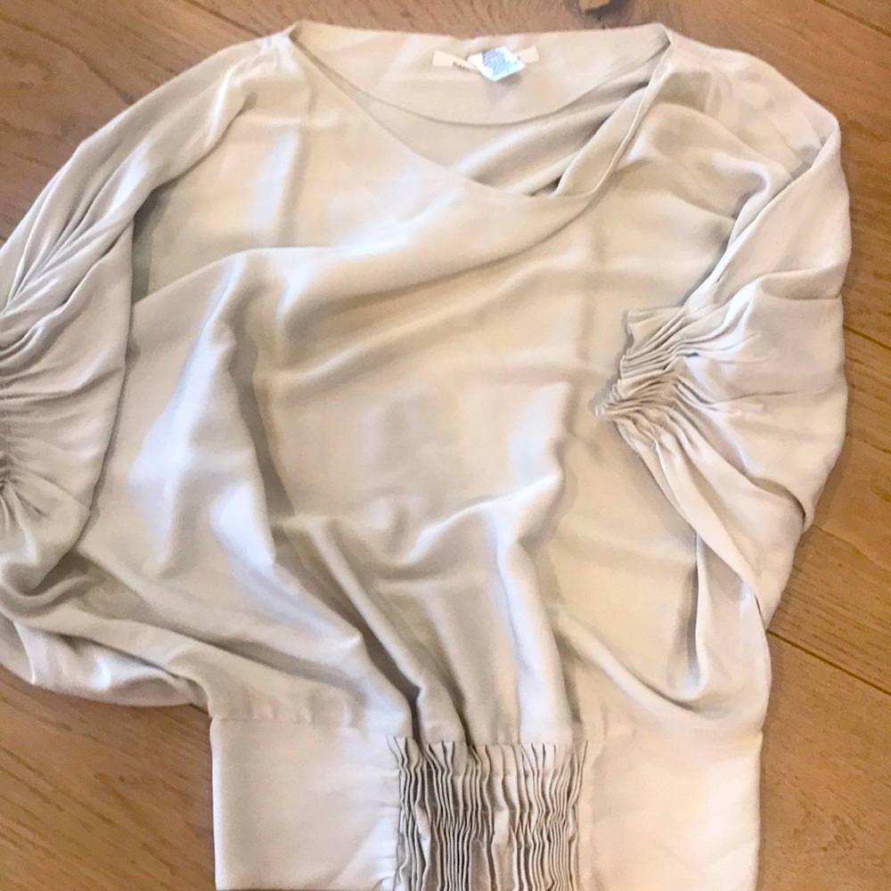 Diane von Frustenberg silk blouse size 6